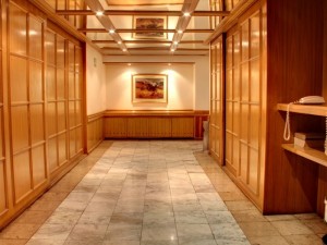 Hall para acceso al comedor de desayunos y salón de eventos o reuniones               